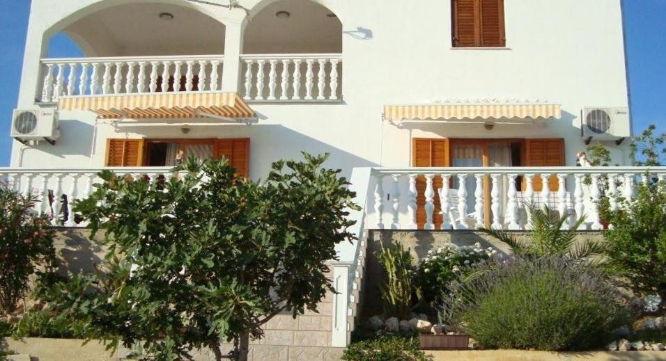 Apartment In Kustici With Balcony, Wifi, Washing Machine Kustići Exterior foto