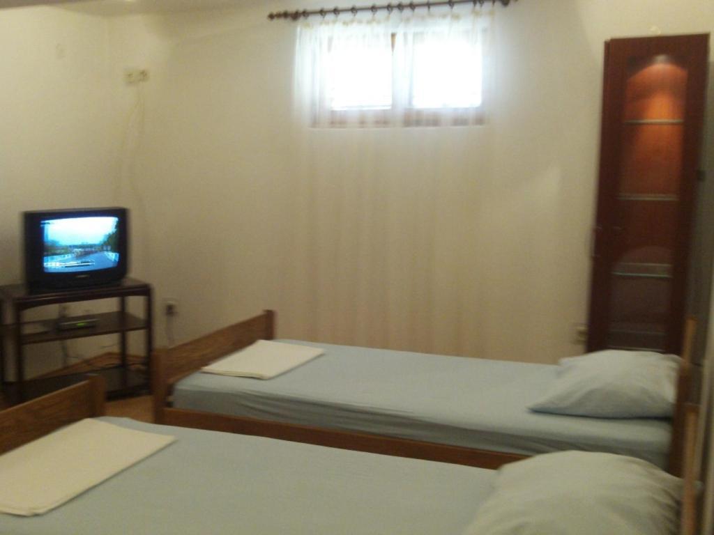 Apartment In Kustici With Balcony, Wifi, Washing Machine Kustići Exterior foto